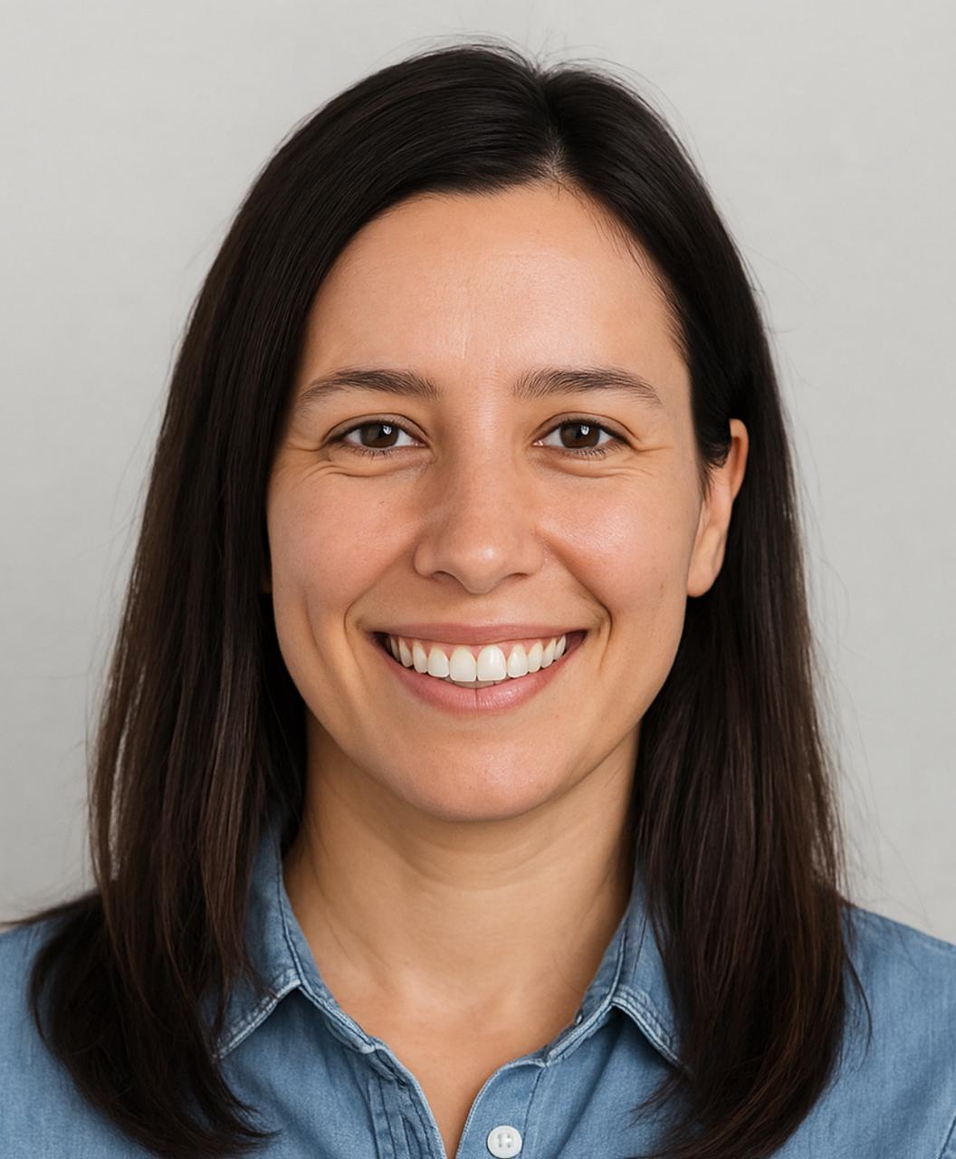 Ana Rodríguez, tendera en Colombia, comparte su experiencia positiva usando la plataforma de recargas electrónicas
